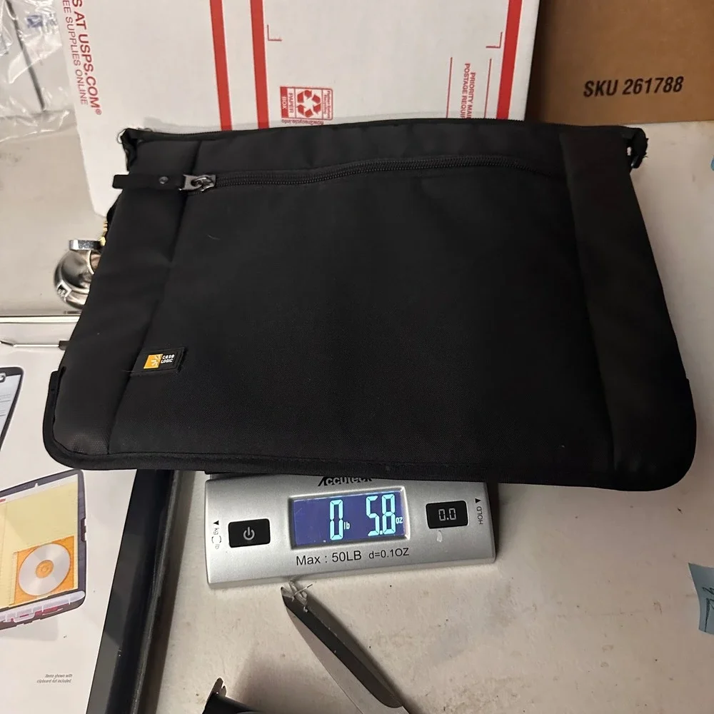 Case Logic Laptop Messenger Bag Adjustable Strap Black Commuter 13‎ in L 8 in H